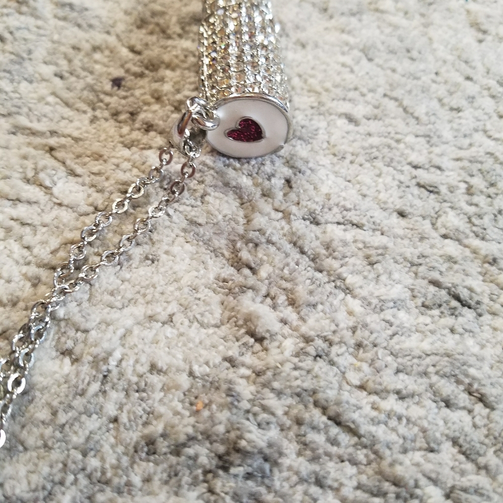 Betsy Johnson red/pink lipstick necklace - Picture 4 of 4
